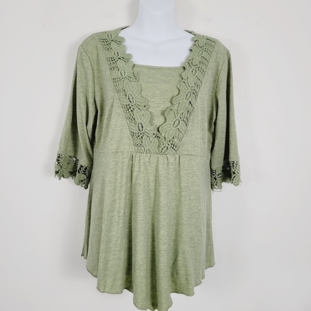 NWT  Mindful Souls Sage Green Lace Trim Pointed Hem Top
